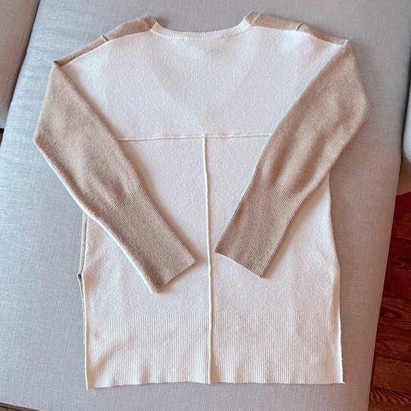 French Connection v-neck sweater - Sz XS - Picture 4 of 12